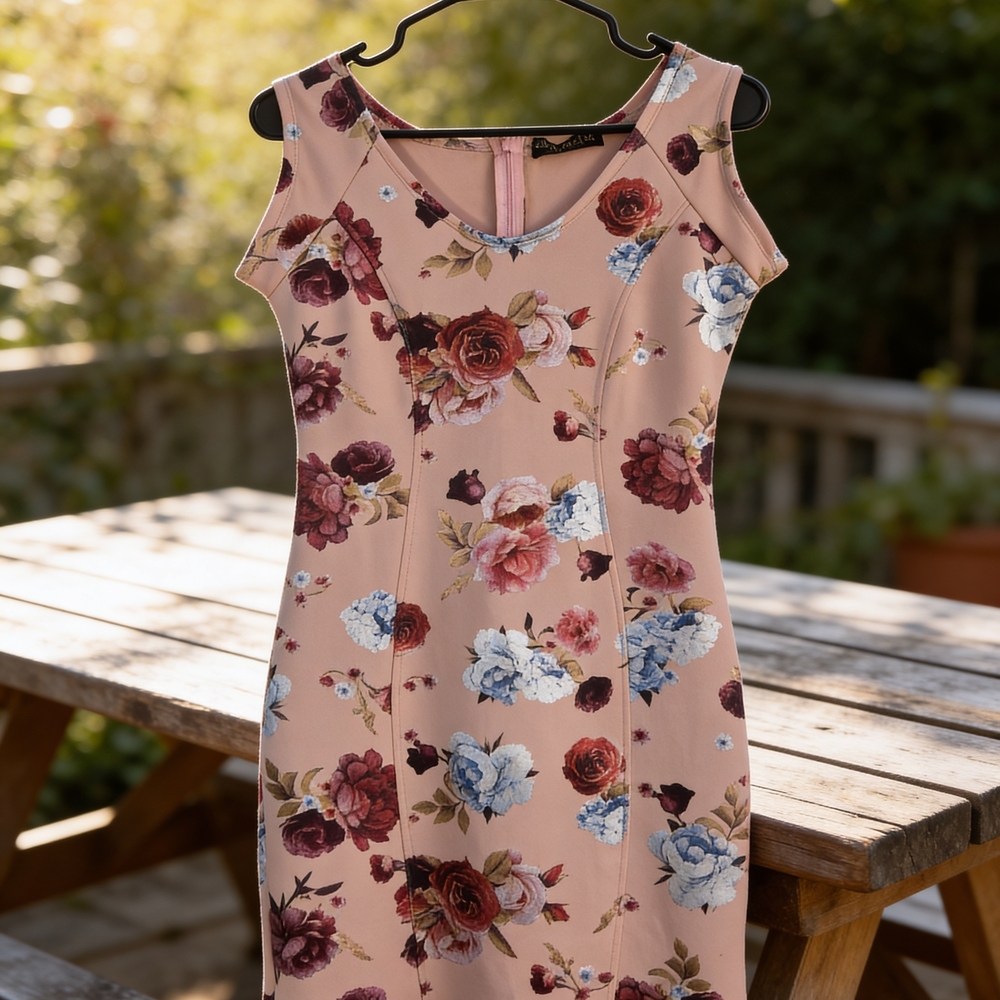 Sleeveless shirt dress with blush floral print, neoprene fabric, garden country